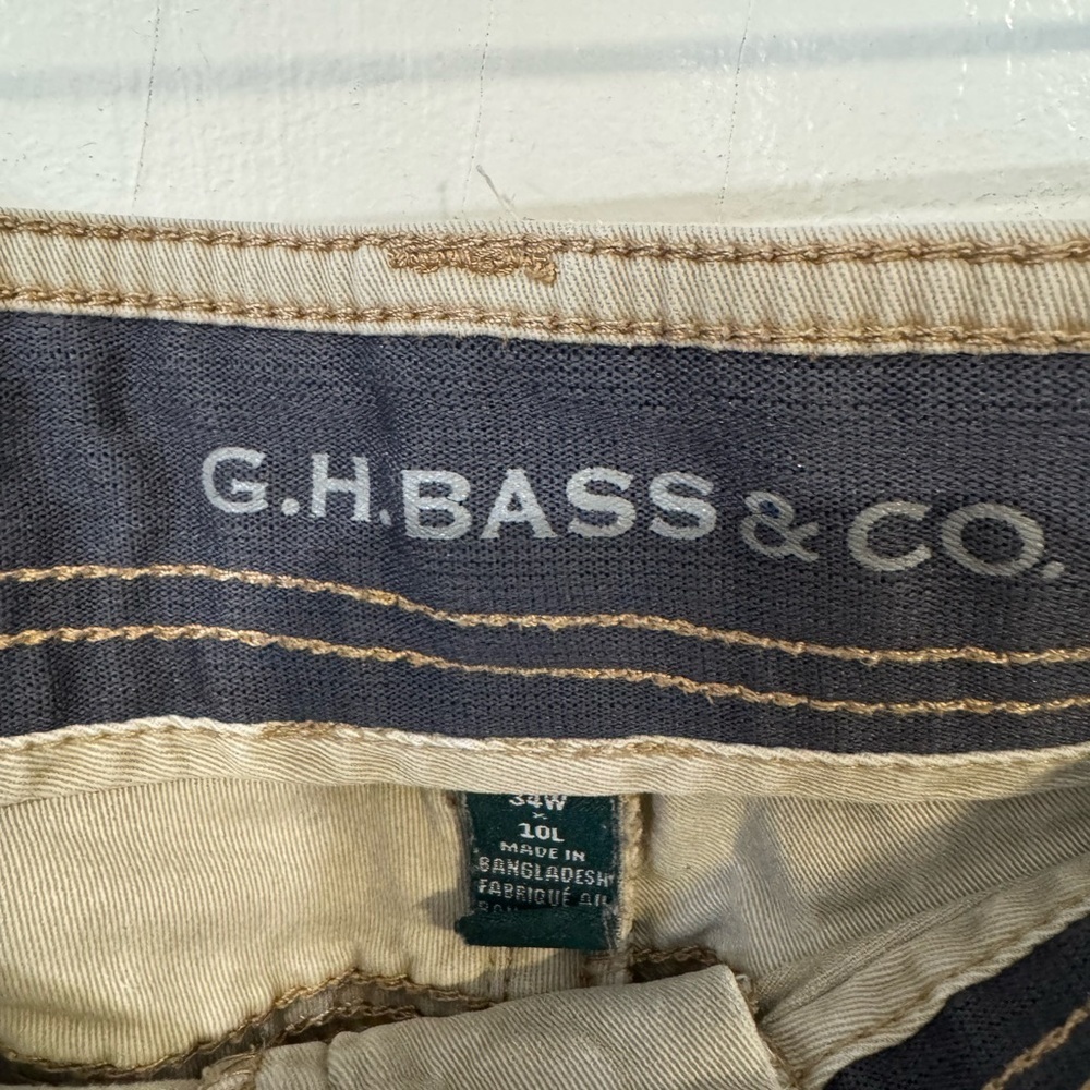 G.H. Bass & Co. Khaki Shorts. Size 34W. - Picture 5 of 7